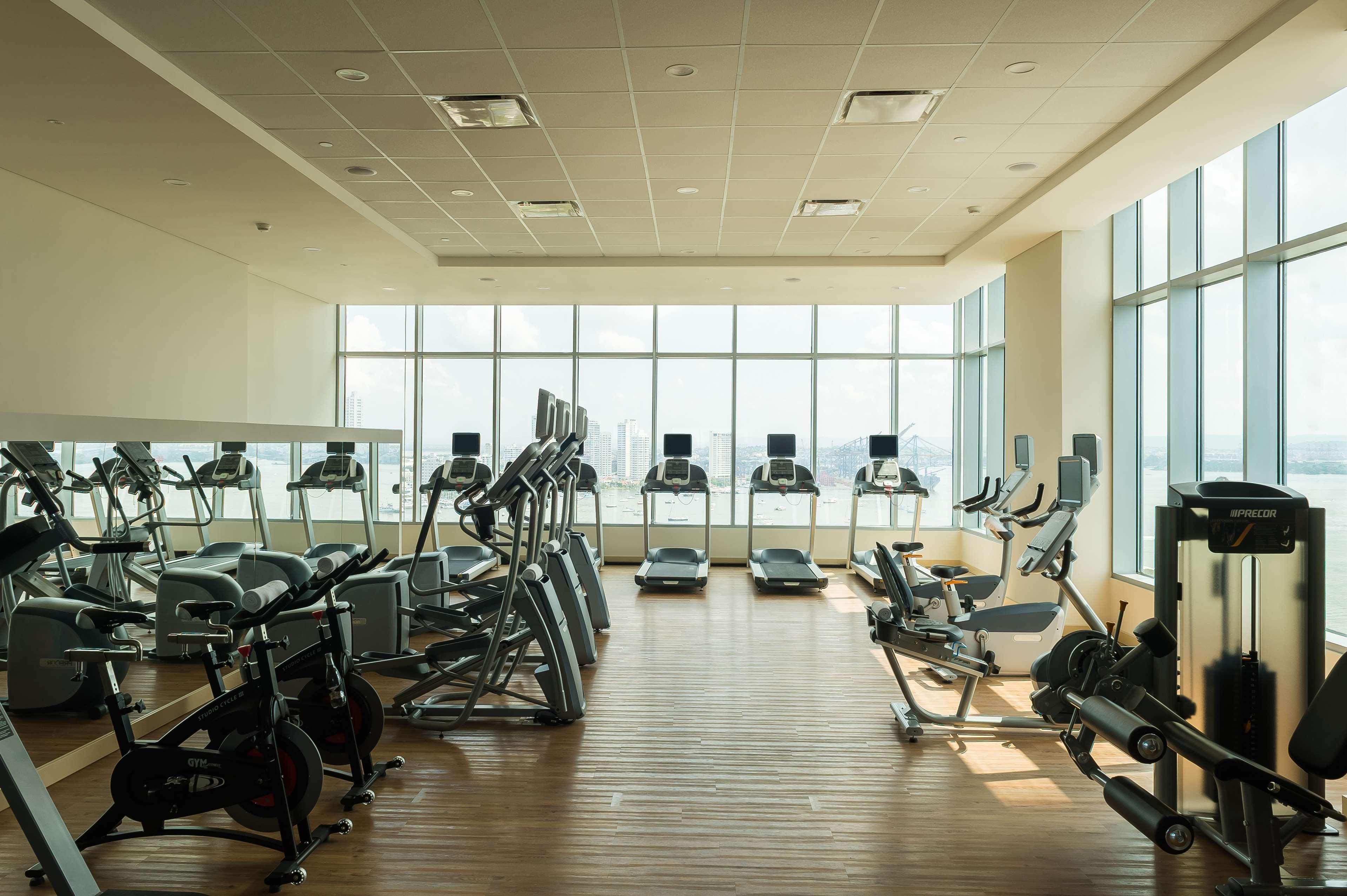 Hyatt Regency Cartagena Hotel Bagian luar foto The gym at the 30th floor