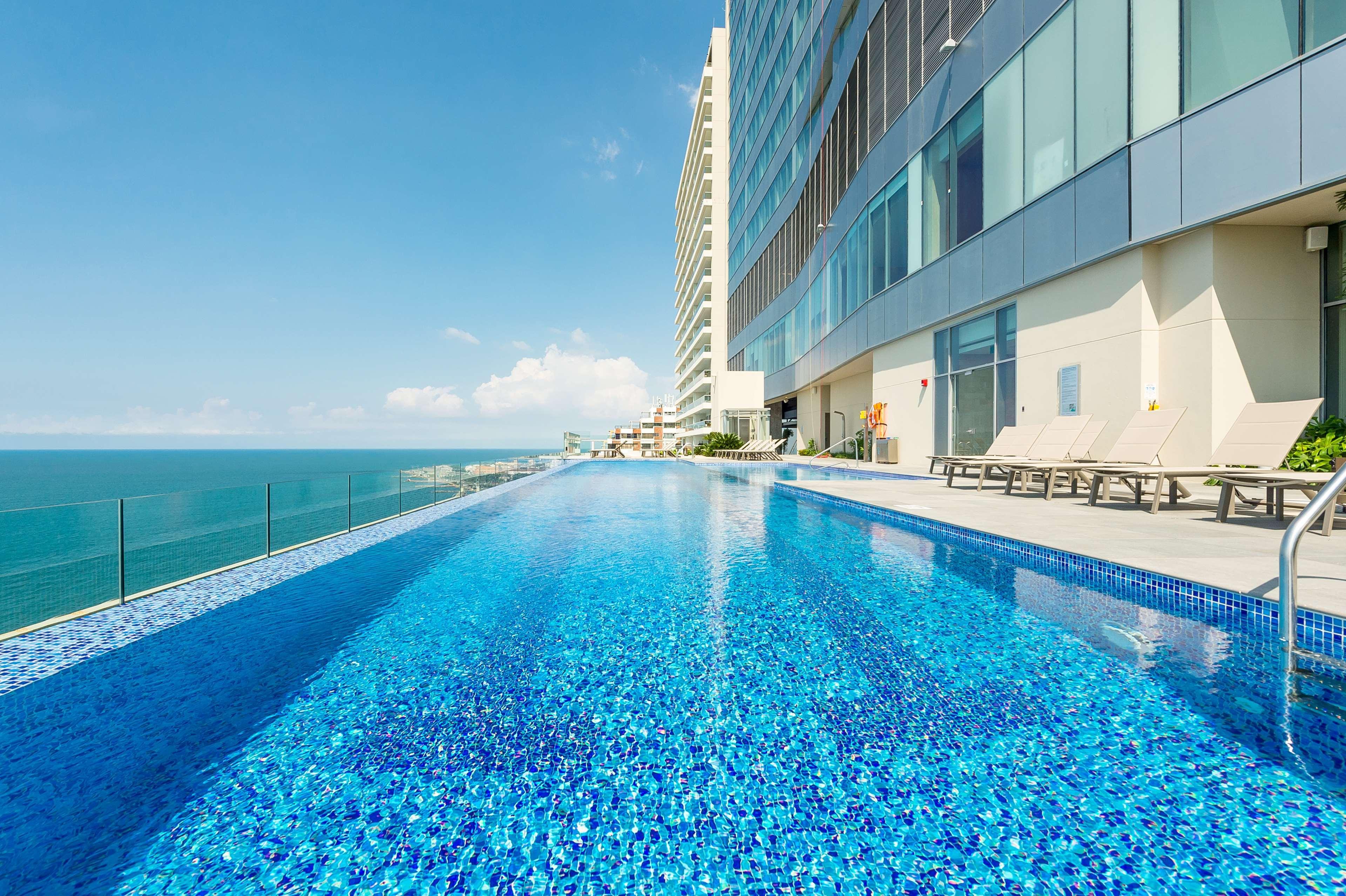 Hyatt Regency Cartagena Hotel Bagian luar foto Infinity pool at the hotel