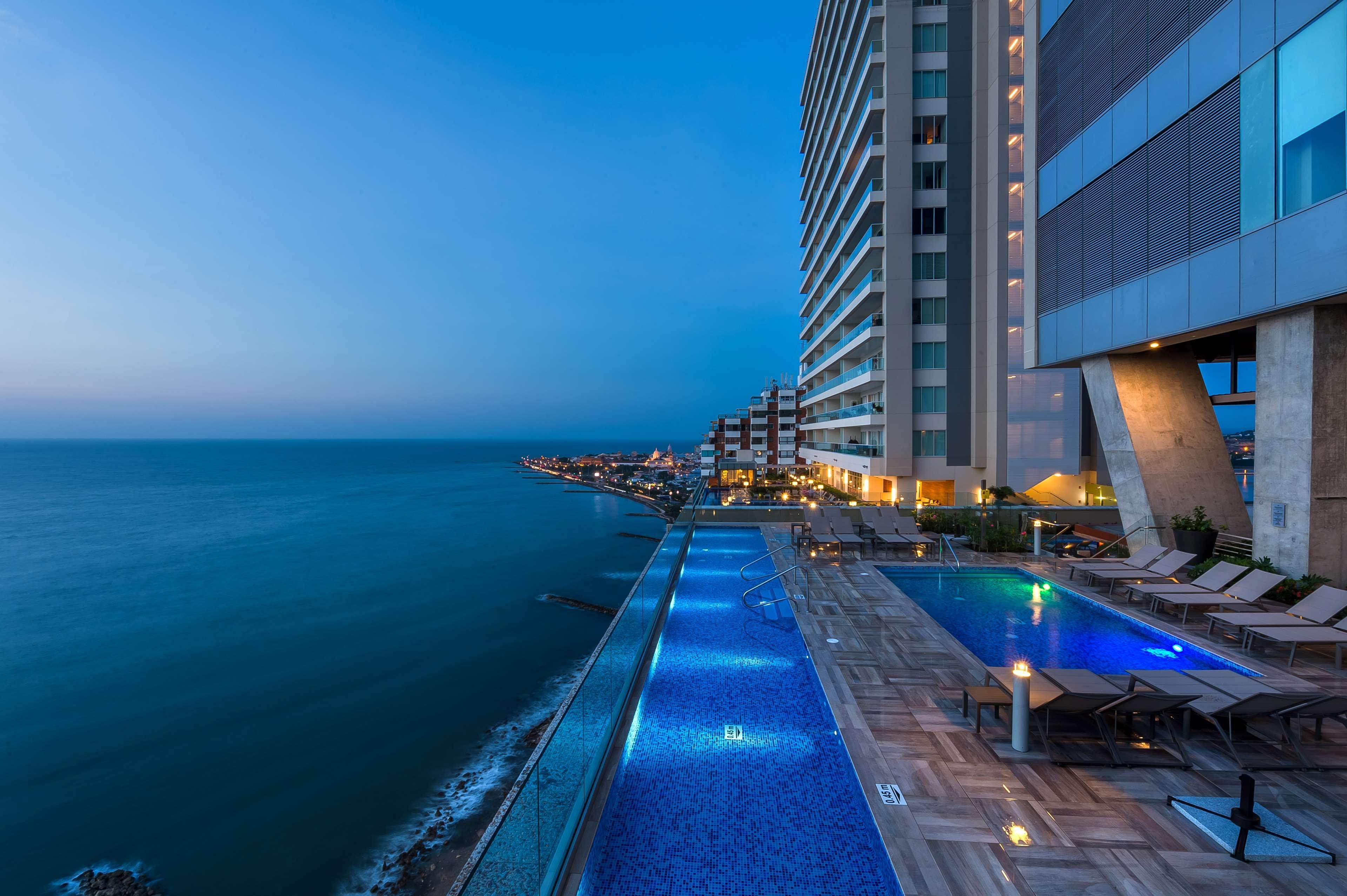 Hyatt Regency Cartagena Hotel Bagian luar foto Infinity pool at the Four Seasons Hotel, Beirut